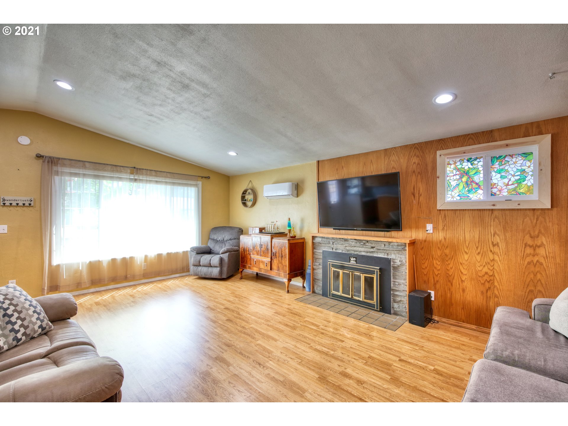 5942 F Street Springfield, OR 97478 - Photo 4 of 28