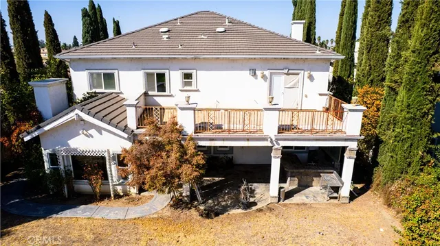 a view of house with a outdoor space