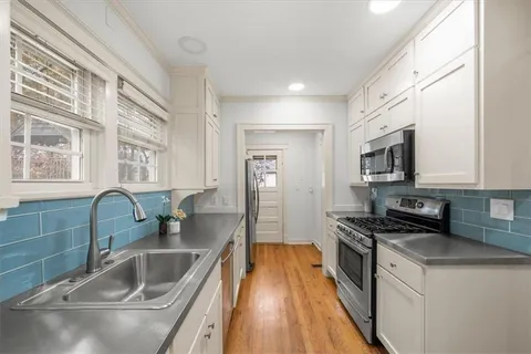 $475,000 | 222 West 70th Street, Kansas City, MO 64113