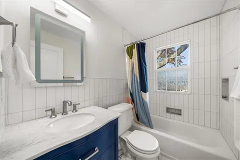 $475,000 | 222 West 70th Street, Kansas City, MO 64113