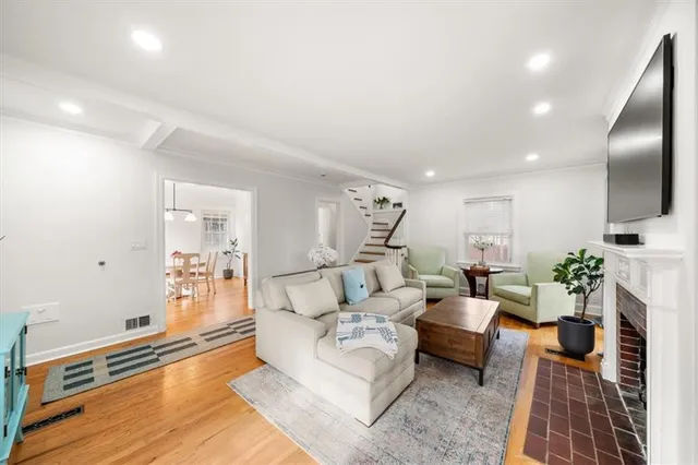 $475,000 | 222 West 70th Street, Kansas City, MO 64113