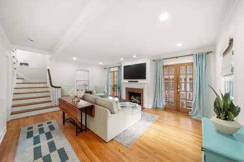 $475,000 | 222 West 70th Street, Kansas City, MO 64113