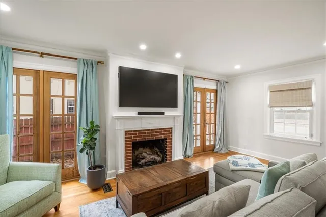 $475,000 | 222 West 70th Street, Kansas City, MO 64113