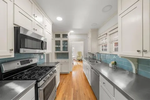 $475,000 | 222 West 70th Street, Kansas City, MO 64113