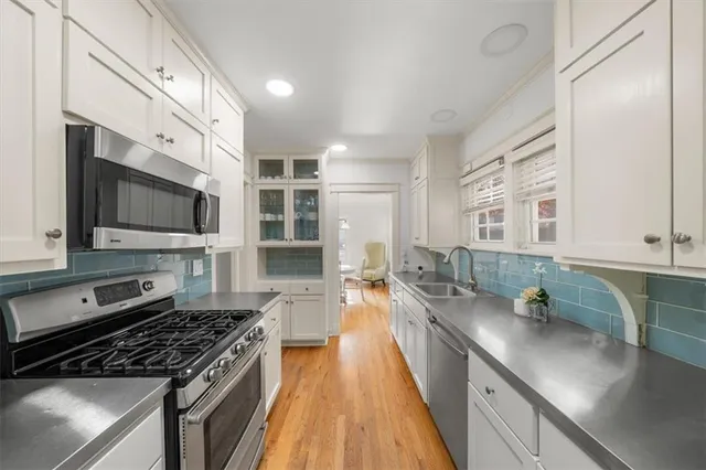 $475,000 | 222 West 70th Street, Kansas City, MO 64113