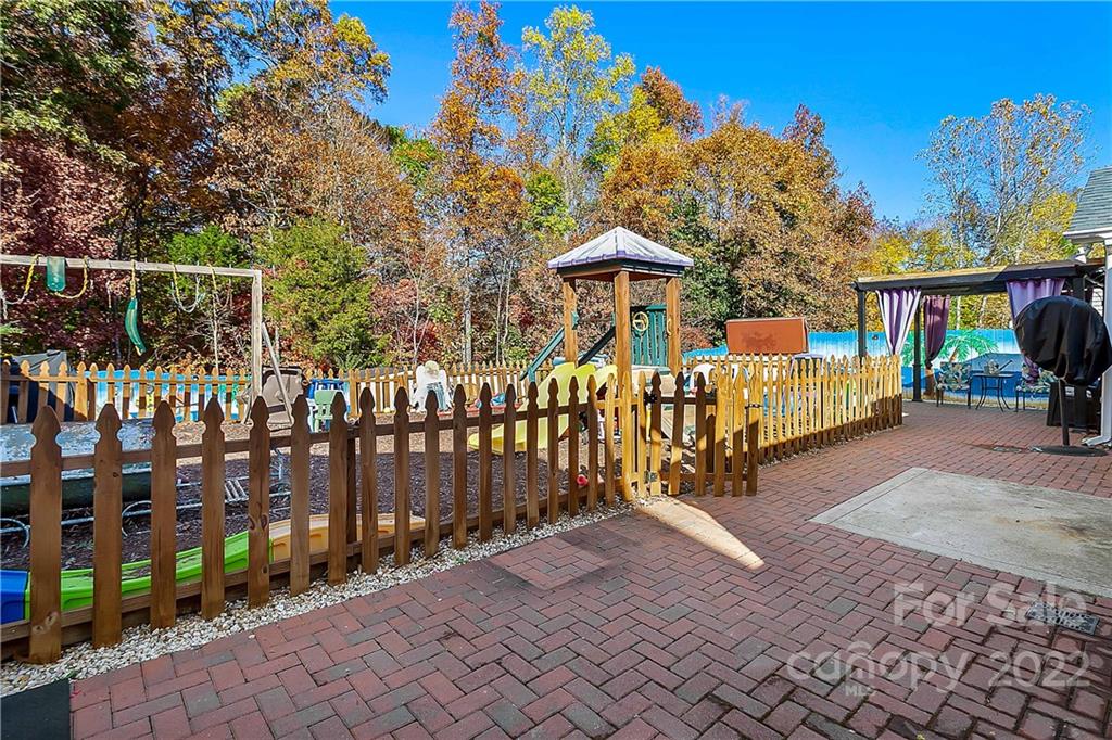 2220 Meadecroft Road Charlotte, NC 28214 - Photo 16 of 16 a view of street with deck