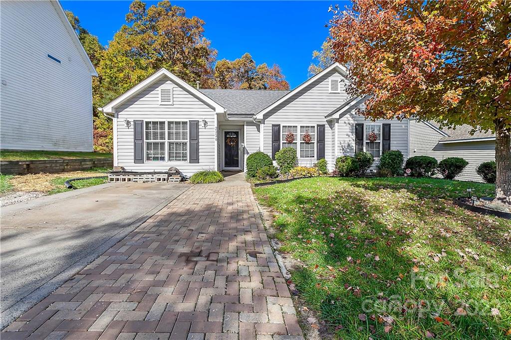 2220 Meadecroft Road Charlotte, NC 28214 - Photo 2 of 16 a front view of a house with a yard