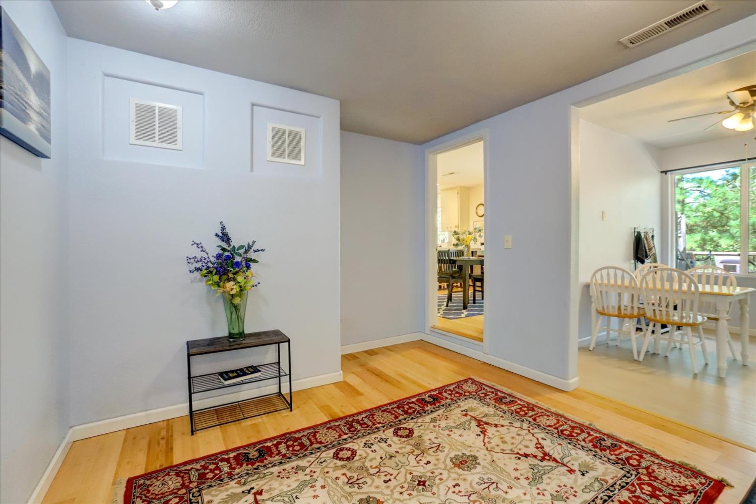 11823 Lost Ranch Way Nevada City, CA 95959 - Photo 34 of 78 Apartment Living Room