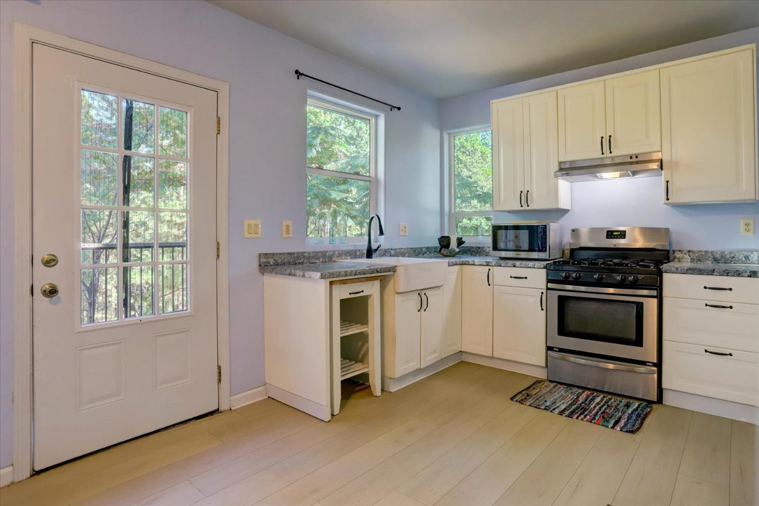 11823 Lost Ranch Way Nevada City, CA 95959 - Photo 37 of 78 Apartment Kitchen