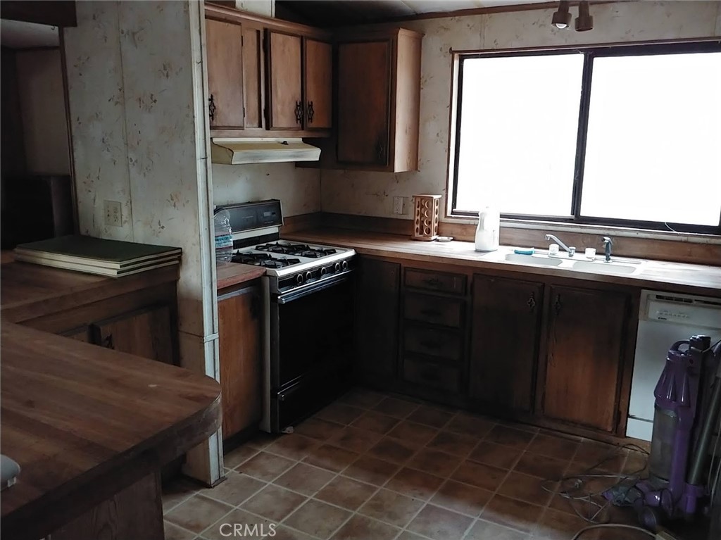11254 Airstrip Road Middletown, CA 95461 - Photo 23 of 35