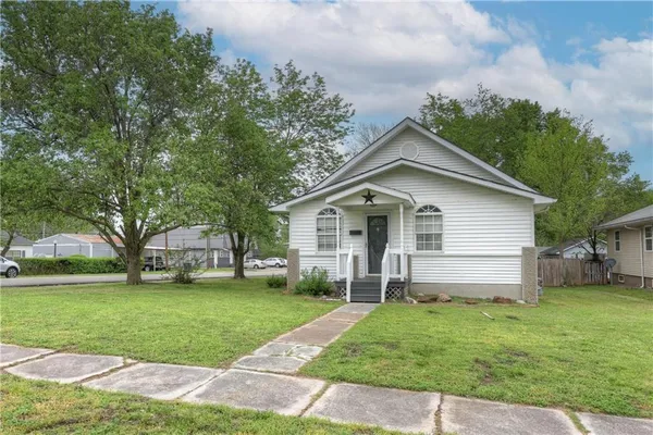 $149,900 | 304 East 22nd Street, Baxter Springs, KS 66713