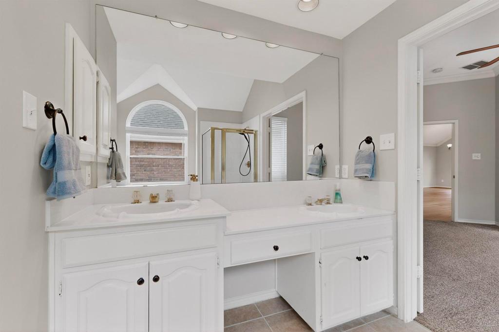8707 Wellington Road Irving, TX 75063 - Photo 17 of 32