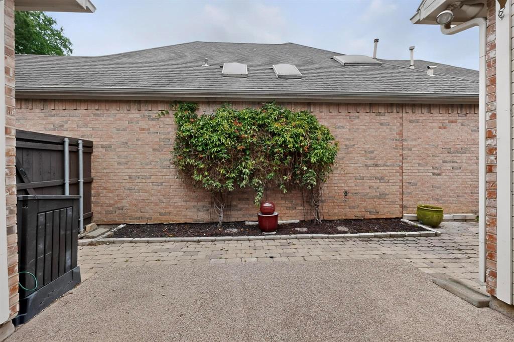 8707 Wellington Road Irving, TX 75063 - Photo 28 of 32
