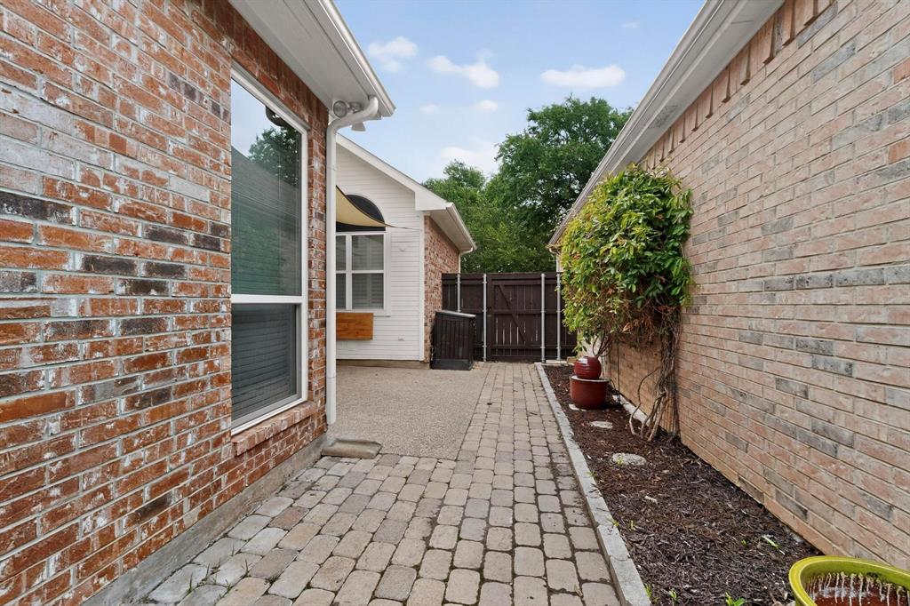 8707 Wellington Road Irving, TX 75063 - Photo 29 of 32