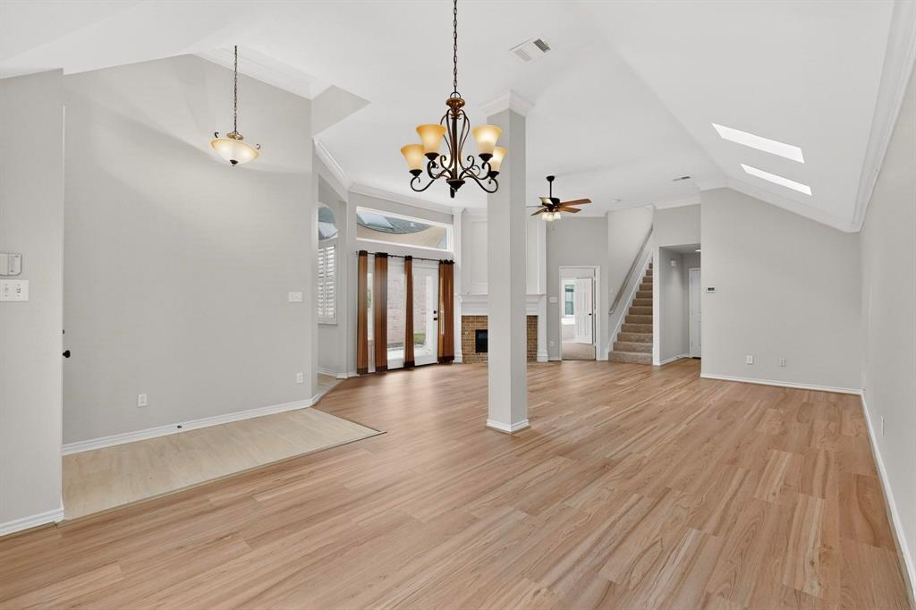 8707 Wellington Road Irving, TX 75063 - Photo 6 of 32
