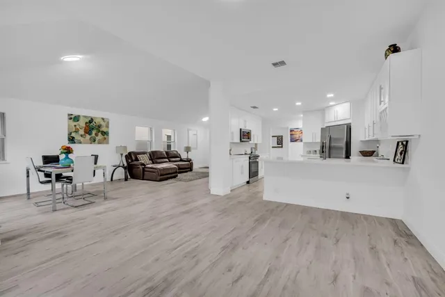 a view of utility room