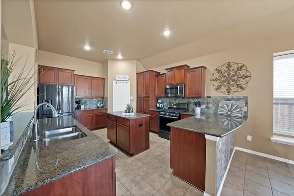 $429,990 | 917 White Porch Avenue, Forney, TX 75126