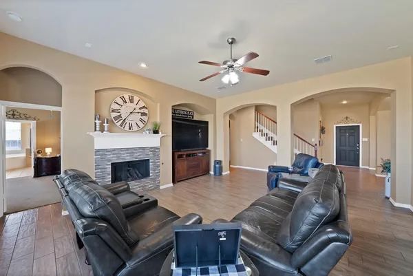 $429,990 | 917 White Porch Avenue, Forney, TX 75126