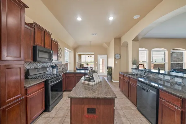 $429,990 | 917 White Porch Avenue, Forney, TX 75126