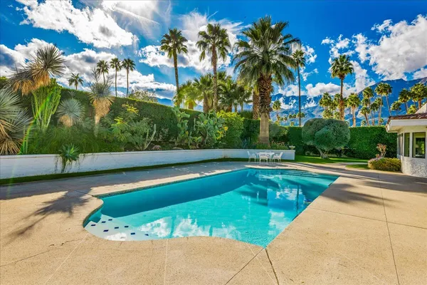 $3,950,000 | 1605 Ridgemore Drive, Palm Springs, CA 92264