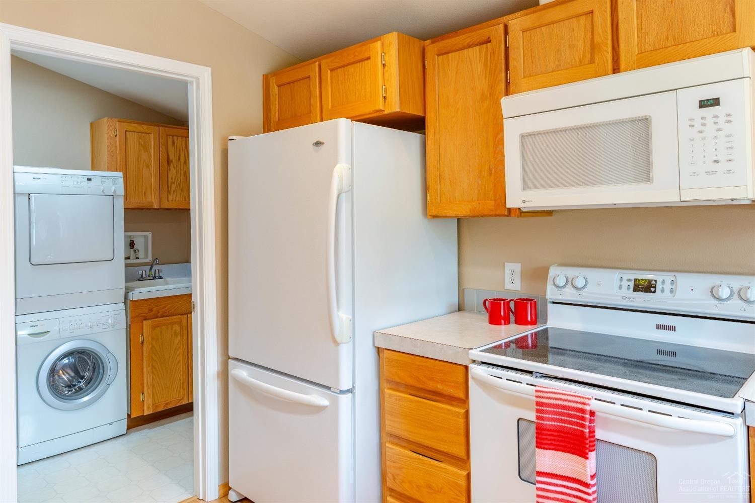 1006 West Collier Glacier Drive Sisters, OR 97759 - Photo 7 of 21 Gallery Image 7
