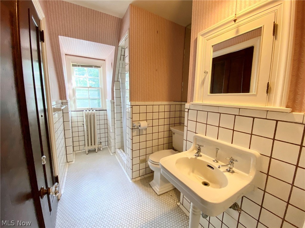 3039 Huntington Road Cleveland, OH 44120 - Photo 16 of 29