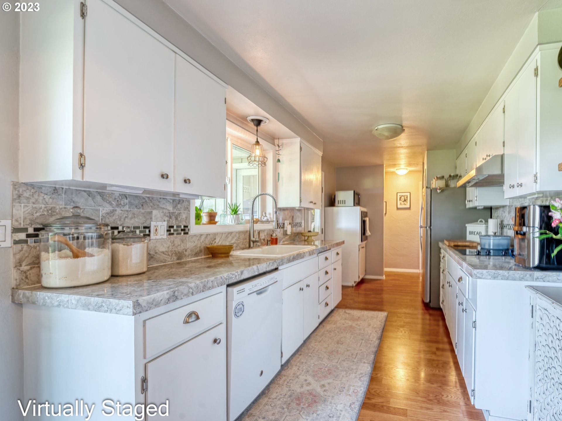 247 Estate Court Springfield, OR 97477 - Photo 11 of 36