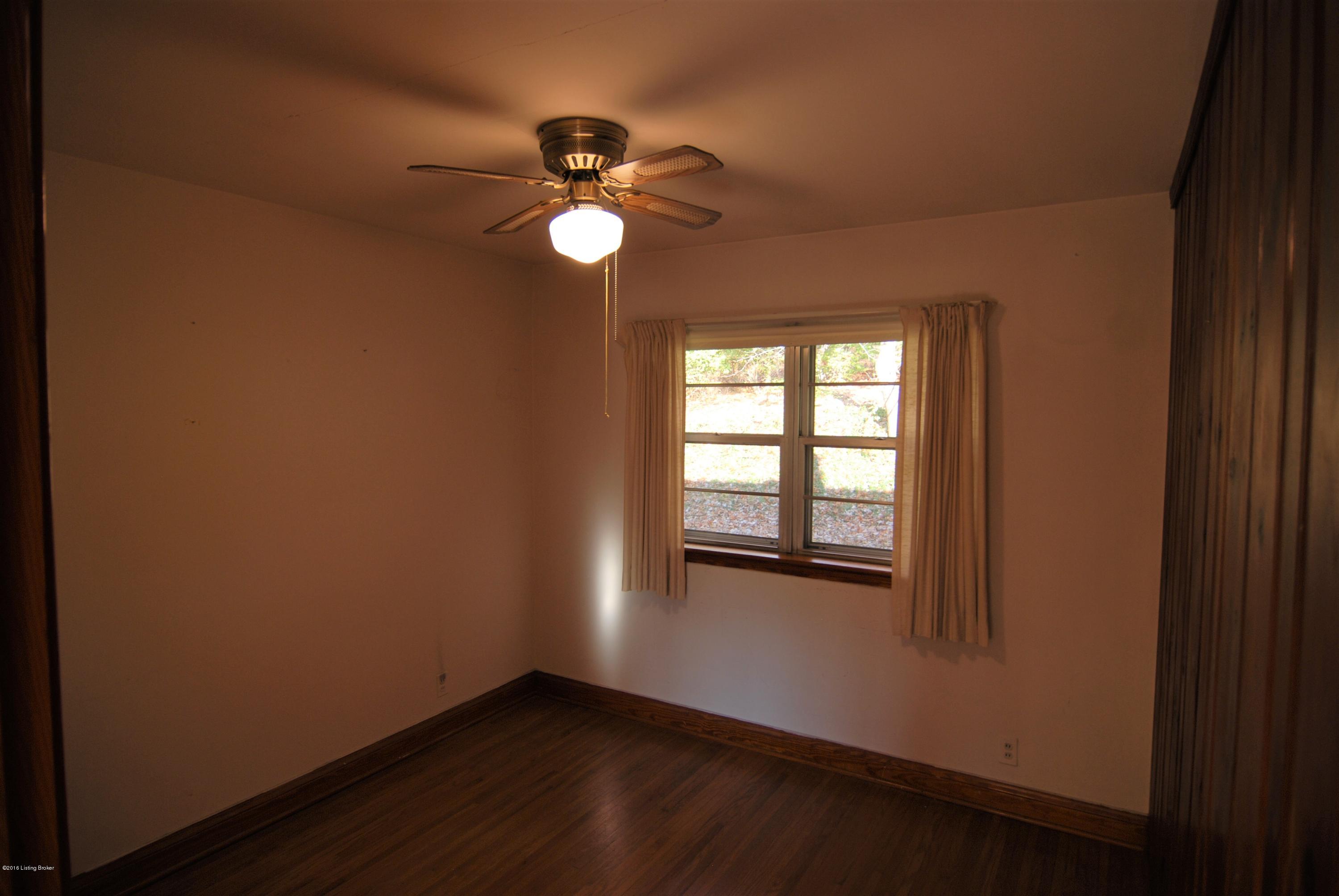5327 New Cut Road Louisville, KY 40214 - Photo 13 of 17 Bedroom 3 2