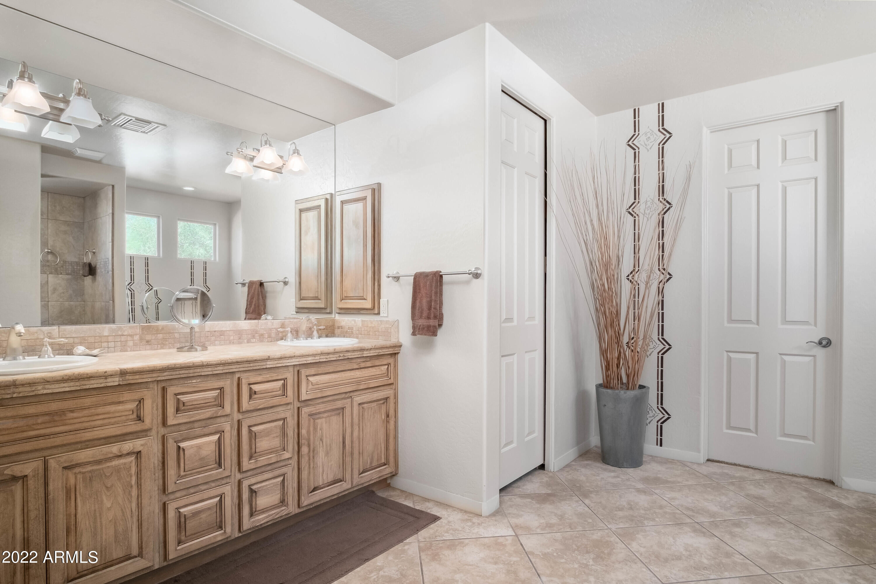 27925 North Walnut Creek Road Rio Verde, AZ 85263 - Photo 16 of 39 Master vanity