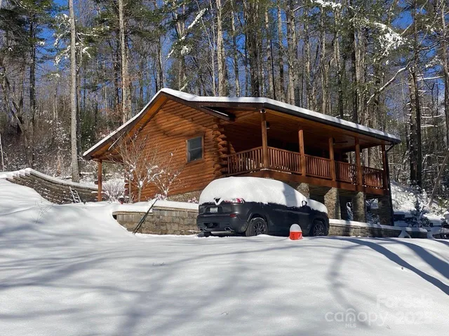 $950,000 | 458 Rio Verde Drive, Zirconia, NC 28790