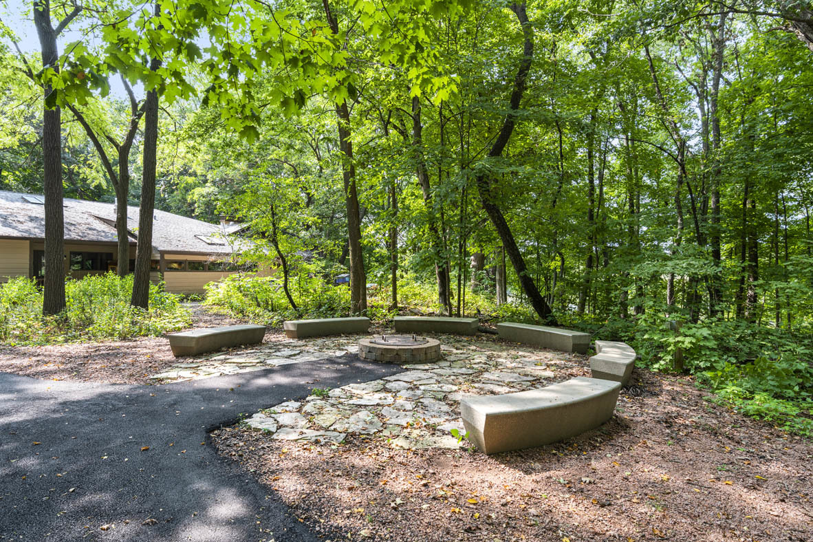283 Ridley Street North Aurora, IL 60542 - Photo 33 of 40 a view of a backyard with plants and trees