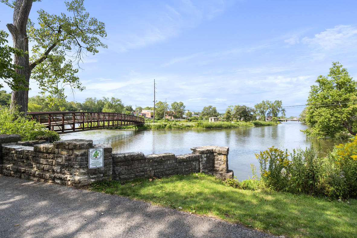 283 Ridley Street North Aurora, IL 60542 - Photo 37 of 40 a view of a lake with houses in the back