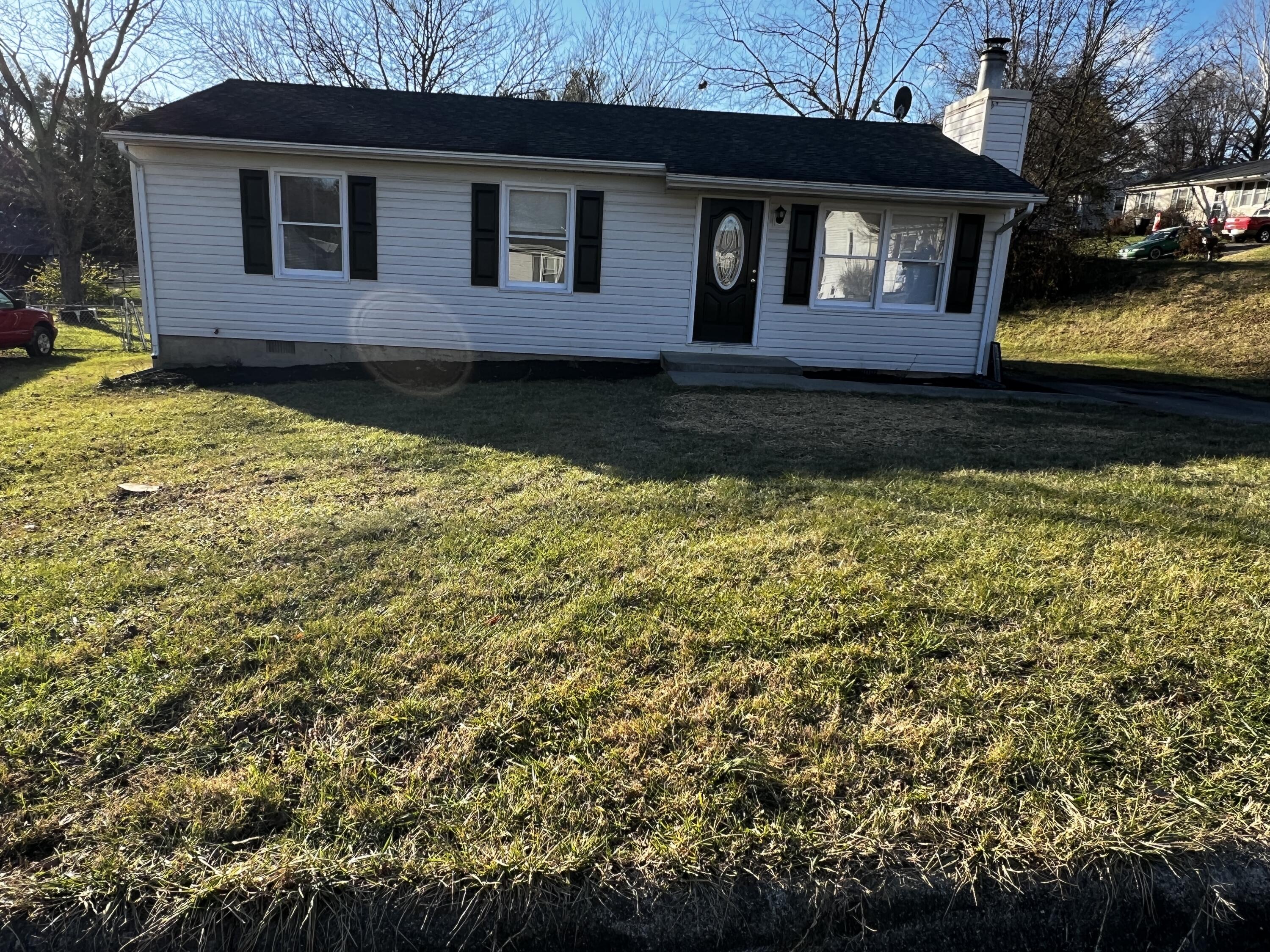 8222 Willow Creek Drive, Roanoke, VA 24019 Compass