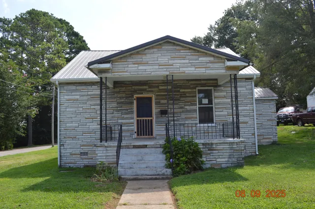 $139,900 | 912 North Price Street, Sweetwater, TN 37874