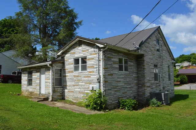 $139,900 | 912 North Price Street, Sweetwater, TN 37874