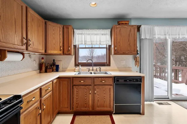 $469,900 | 35485 County Road 665, Paw Paw, MI 49079