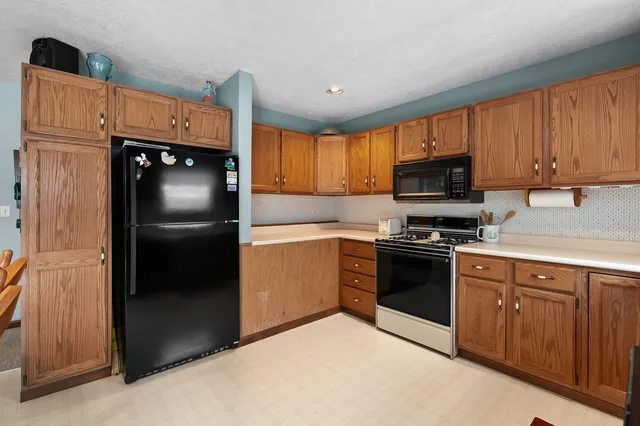 $469,900 | 35485 County Road 665, Paw Paw, MI 49079