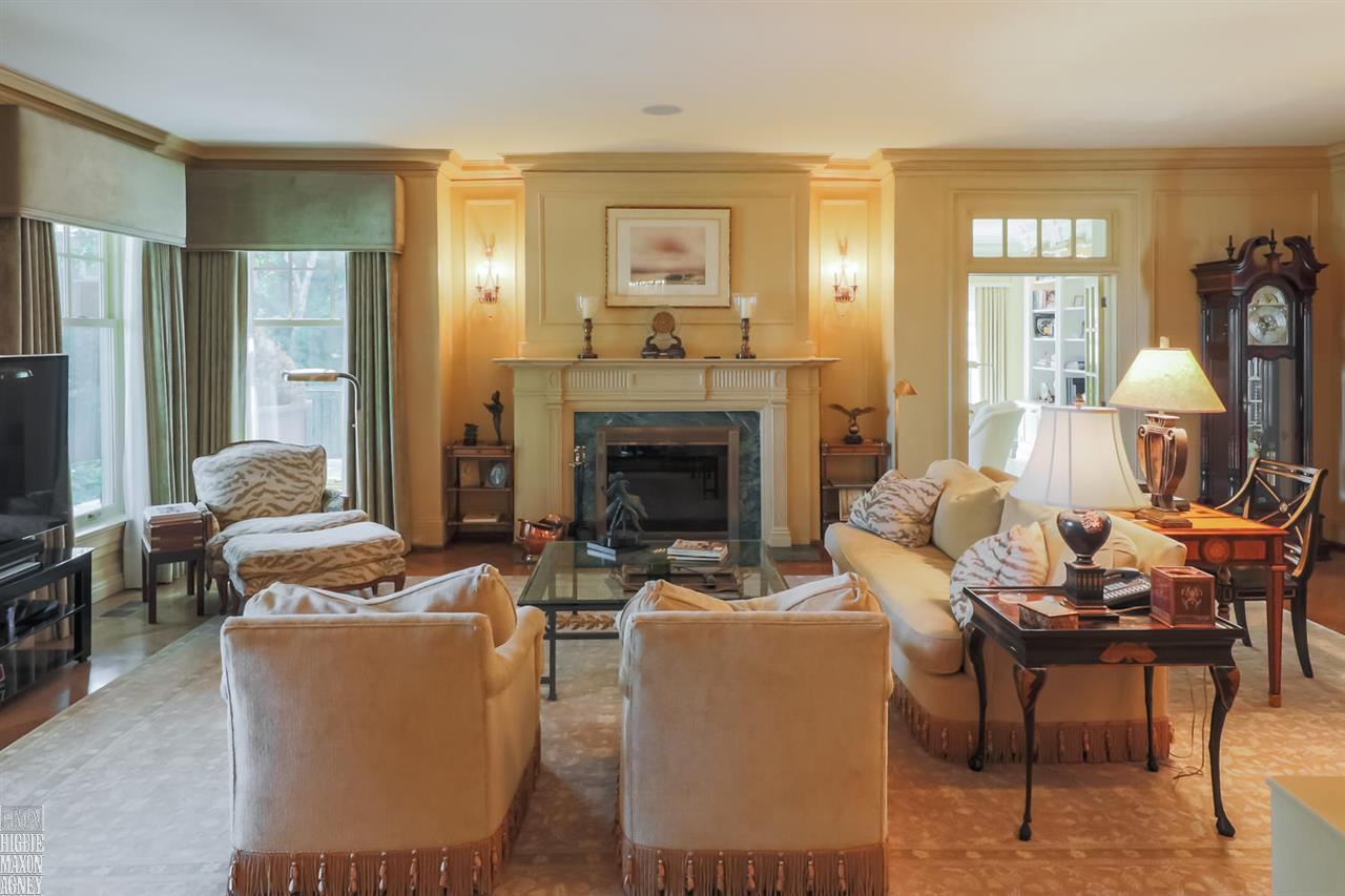 625 Lake Shore Road Grosse Pointe, MI 48236 - Photo 18 of 59 50021543-17.JPG
