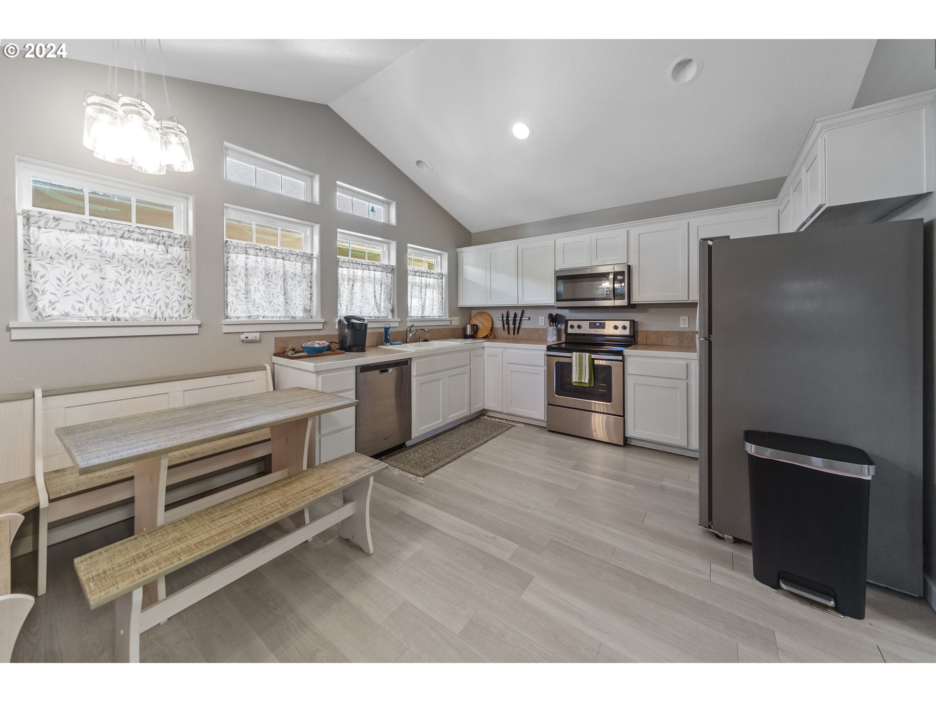 369 B Street Elkton, OR 97436 - Photo 12 of 29