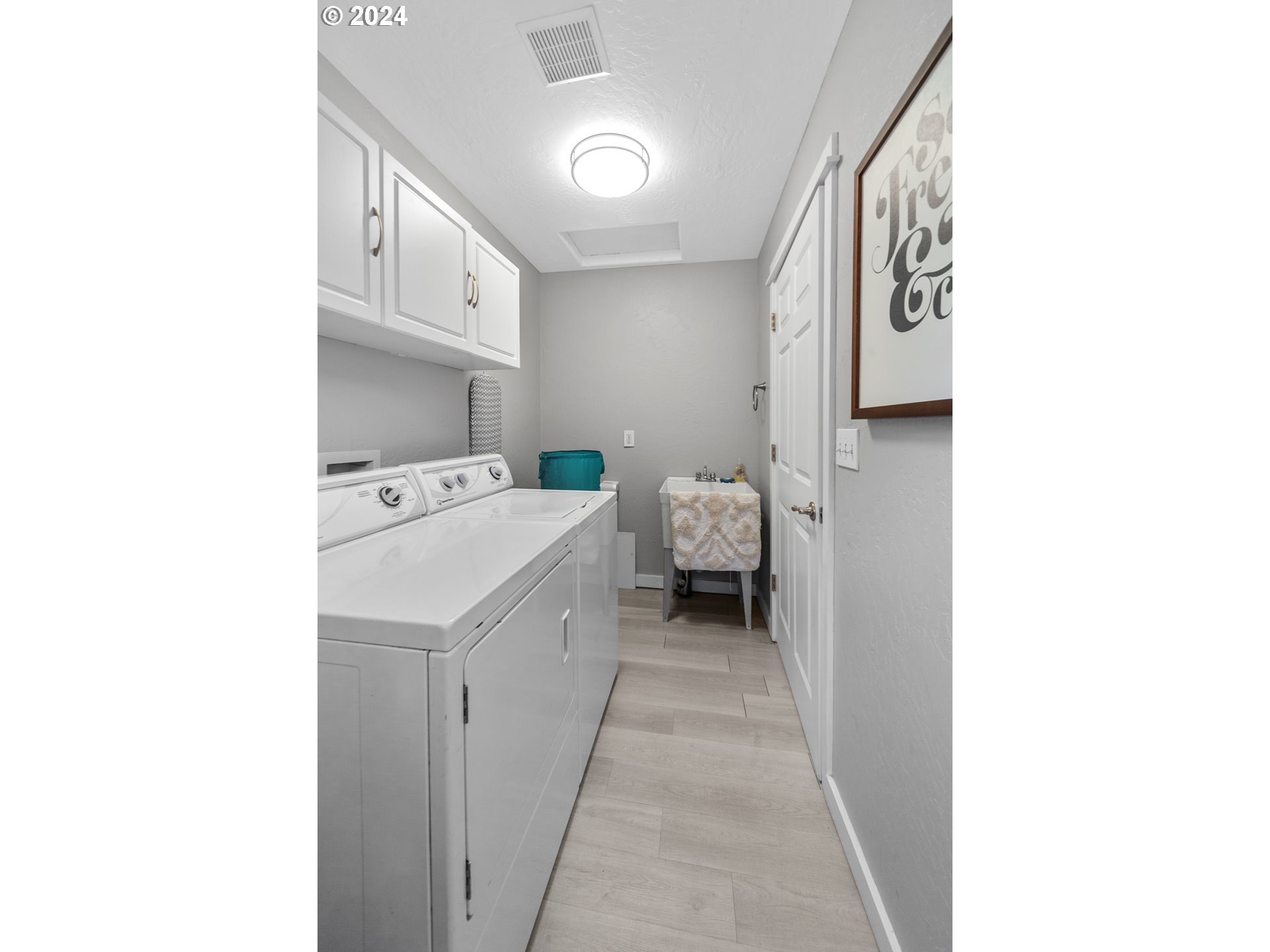 369 B Street Elkton, OR 97436 - Photo 14 of 29