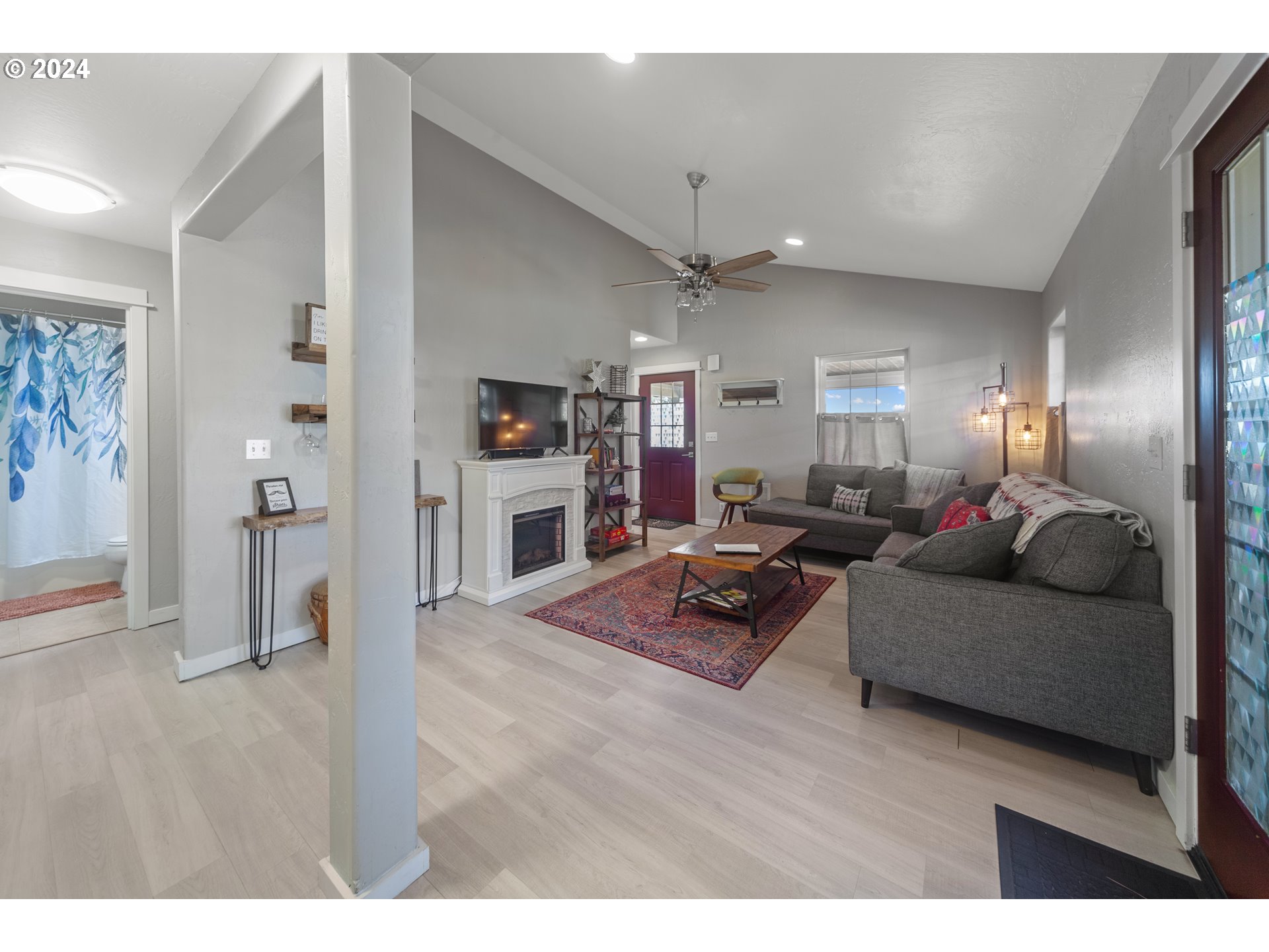 369 B Street Elkton, OR 97436 - Photo 8 of 29