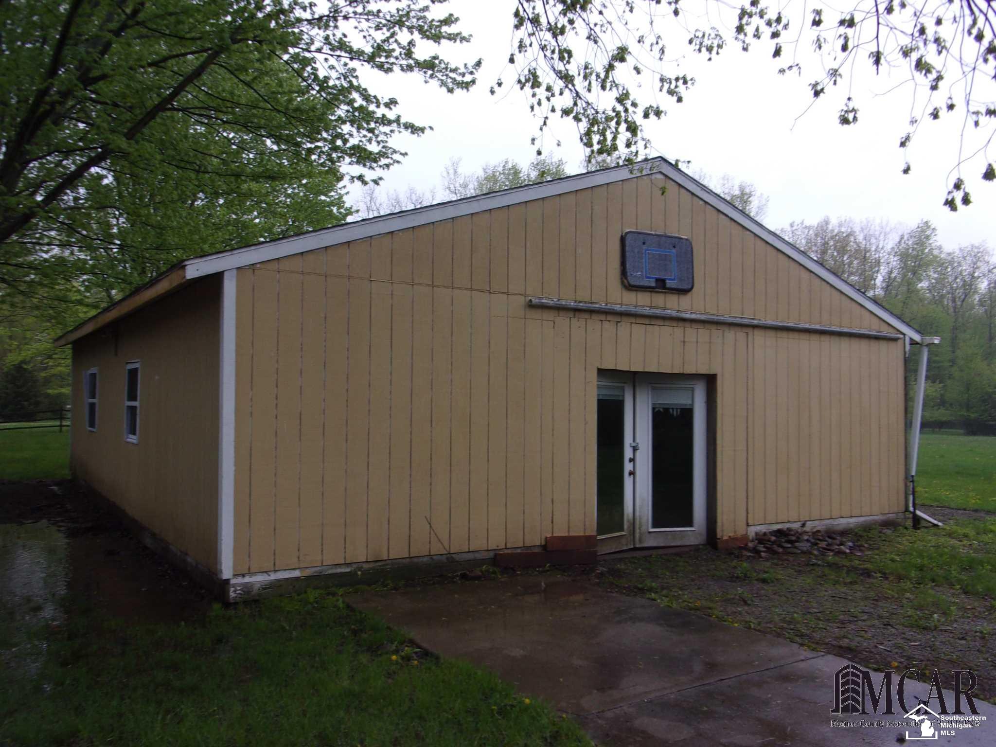 11823 Secor Road Petersburg, MI 49270 - Photo 19 of 20 21451836-18.JPG