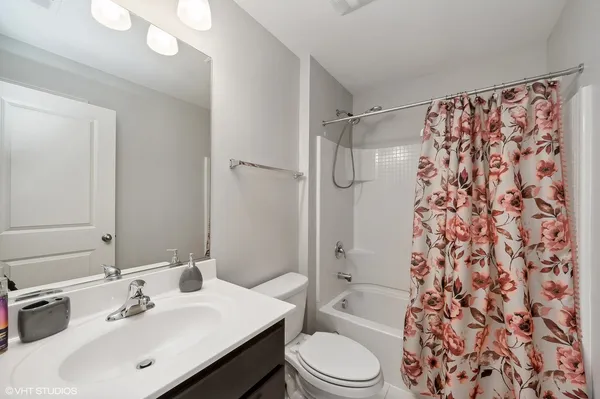 $3,750 | 45 Timber Wolf Drive, Wheeling, IL 60090
