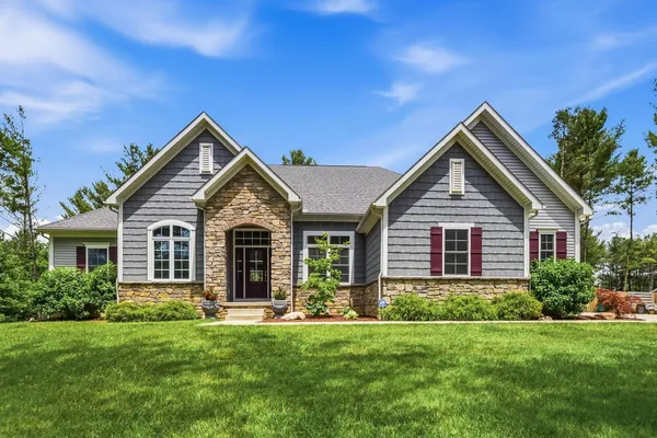 $849,900 | 125 Pine Hills Road, Johnstown, OH 43031