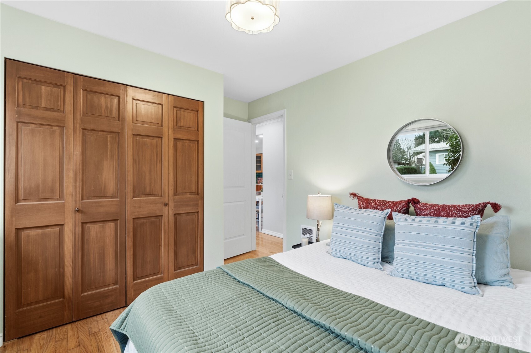 2300 Northeast 8th Place Renton, WA 98056 - Photo 14 of 35 Gallery Image 14