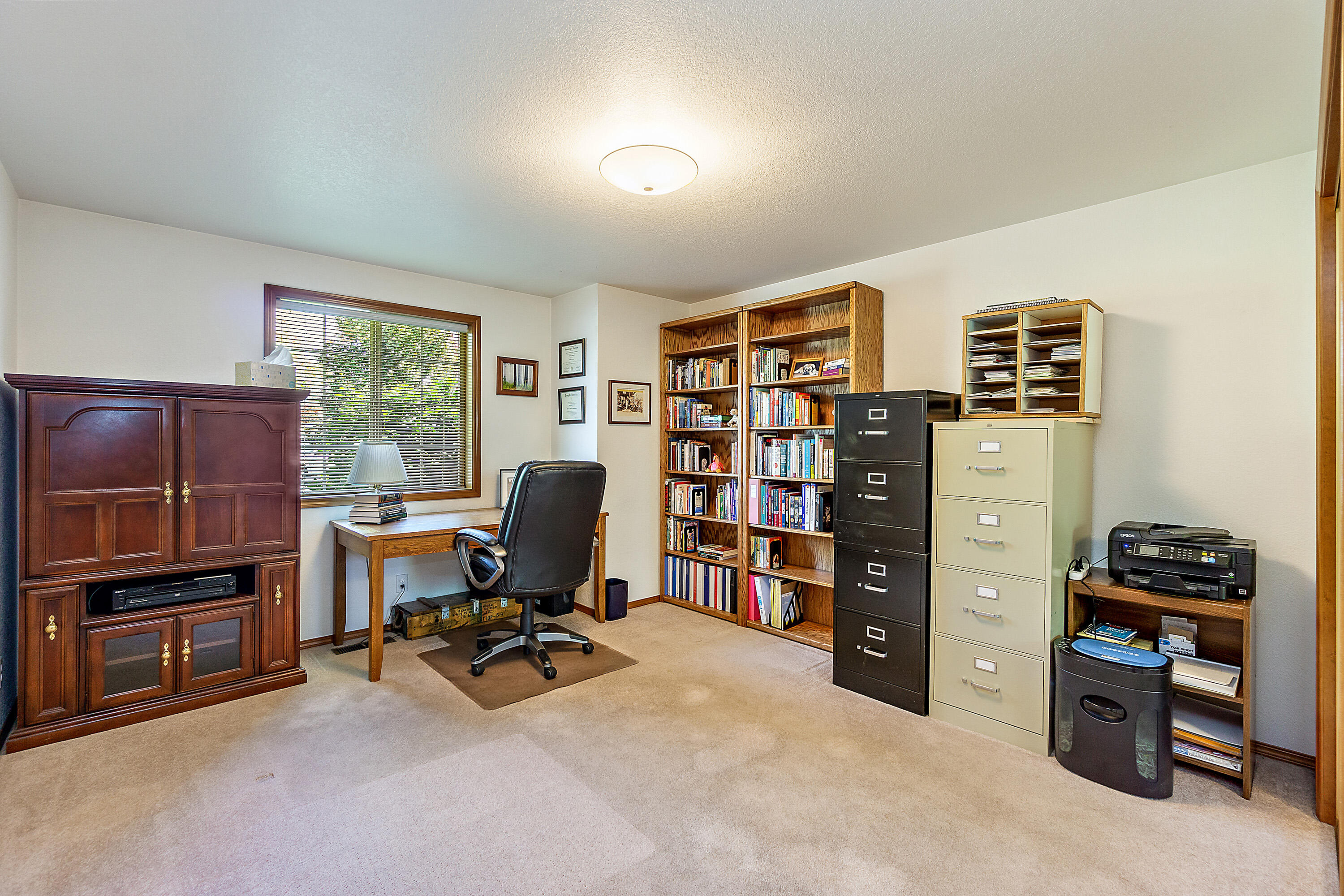 268 Vincent Court Central Point, OR 97502 - Photo 16 of 27 Spacious Bedroom #2
