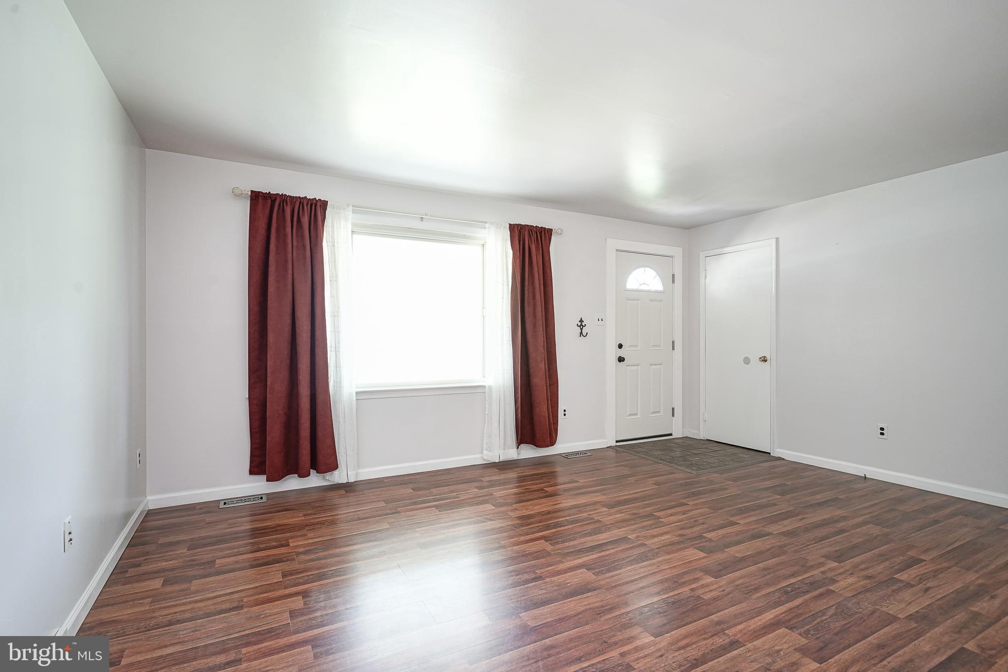 101 Greenbriar Road Delran, NJ 08075 - Photo 3 of 28 Gallery Image 3