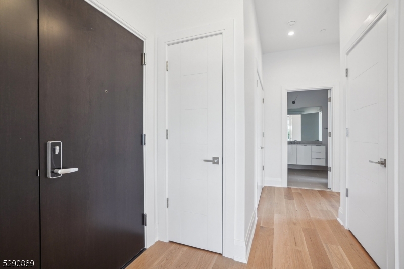 620 Bloomfield Avenue, Unit PHD Bloomfield, NJ 07003 - Photo 10 of 24 a view of a hallway