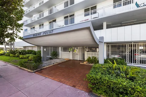 $415,000 | 345 Ocean Drive, Unit 718, Miami Beach, FL 33139