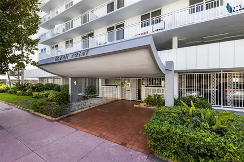 $399,000 | 345 Ocean Drive, Unit 718, Miami Beach, FL 33139